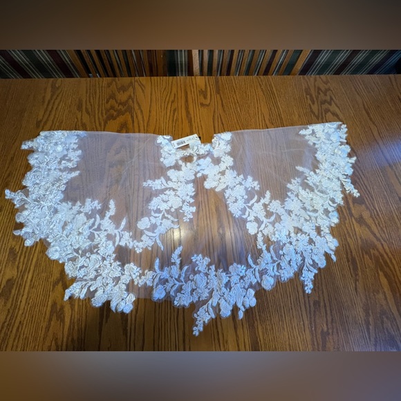 NWT Borrowed & Blue by Southern Living wedding cape/ shawl. Lace detail gorgeous - Picture 7 of 9